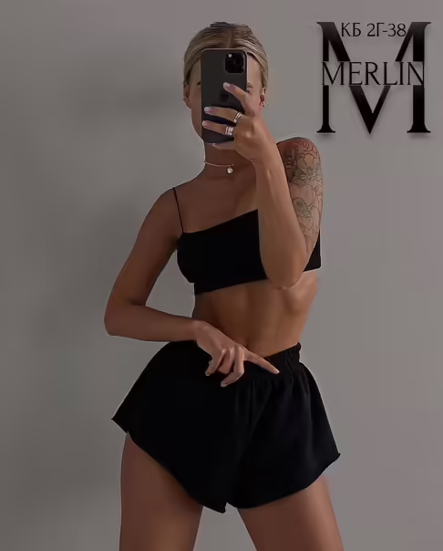 Топовые женские комплекты