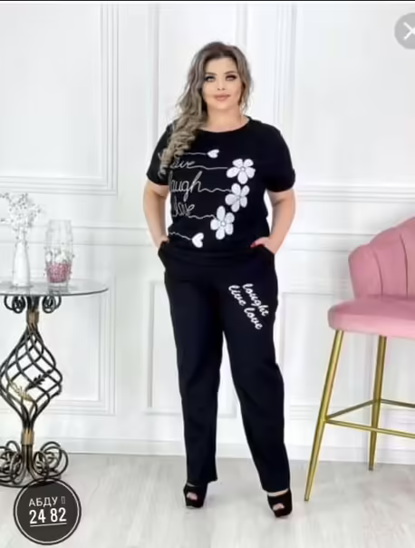 Стильные женские костюмы