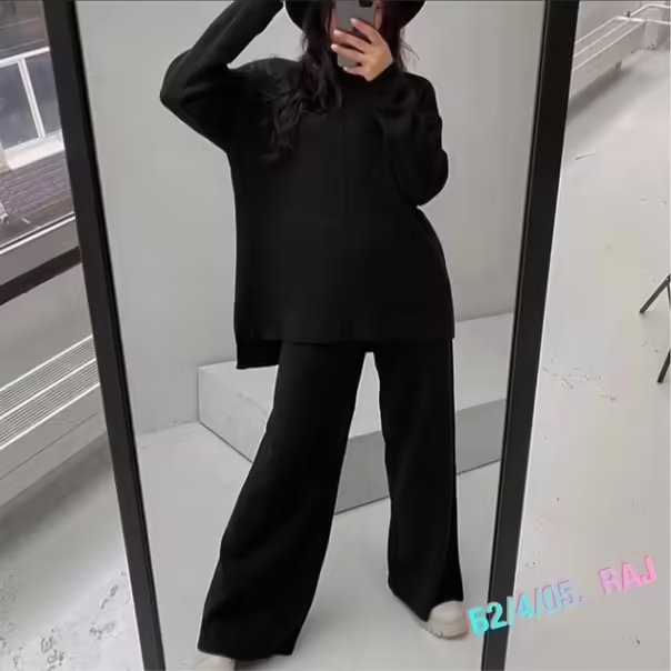 Стильные женские костюмы