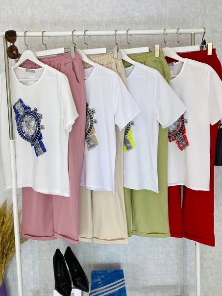 Женские футболки