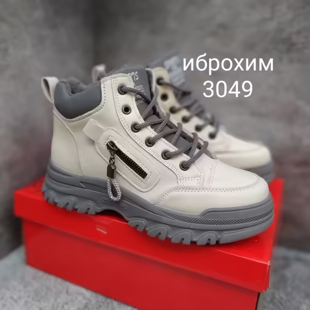 Женские ботинки
