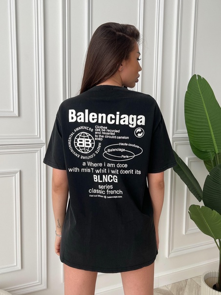 Крутые женские футболки balenciaga