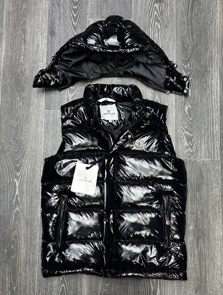 Мужские жилетки moncler
