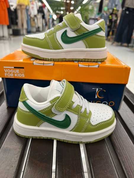 Детские кроссовки nike на липучках