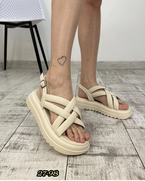 Женские босоножки