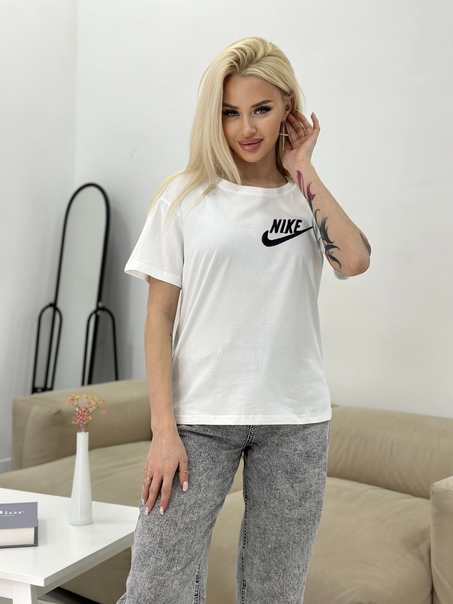 Женские футболки