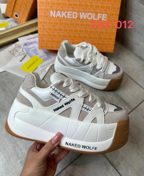 Женские кроссовки