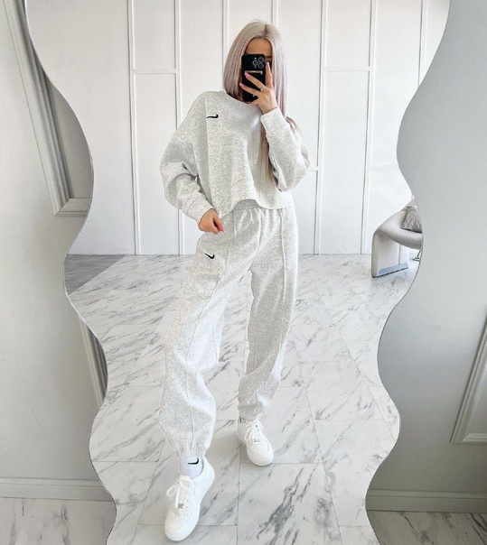 Женские костюмы