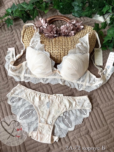 Кружевные женские комплекты