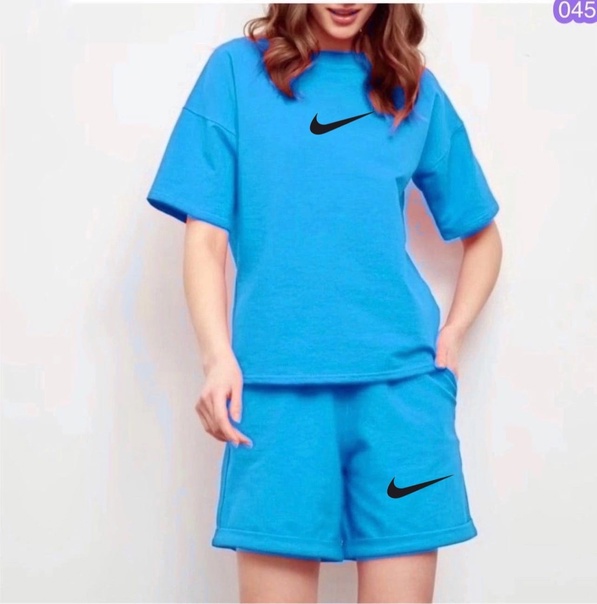 Женские костюмы