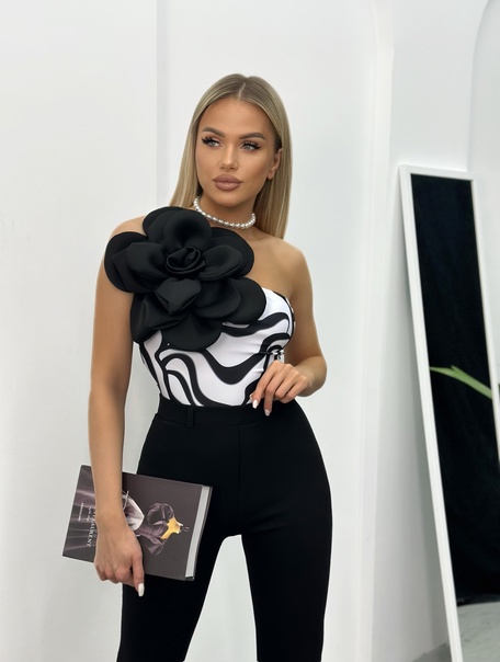 Слитные женские купальники