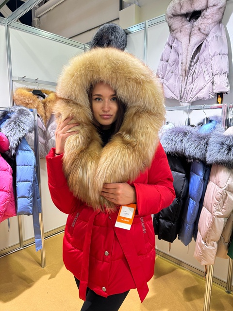 Женские пуховики с капюшоном