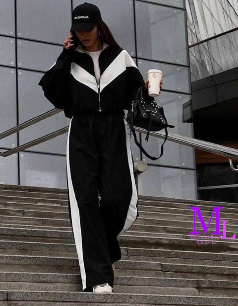 Женские костюмы