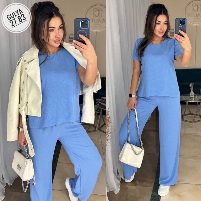 Стильные женские костюмы