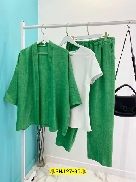 Льняные женские костюмы