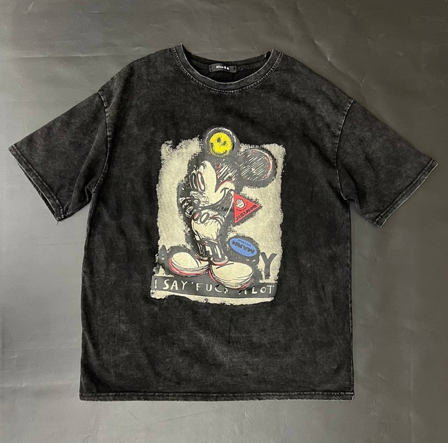 Стильные женские футболки