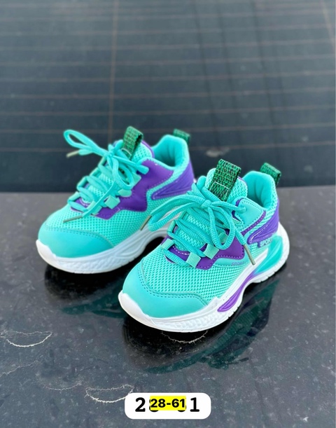 Детские кроссовки