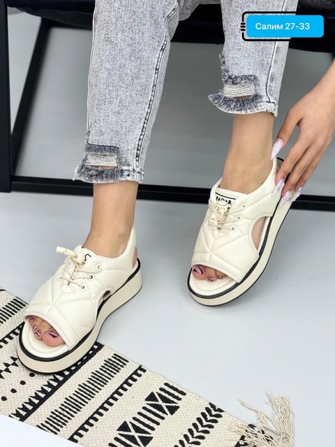 Женские босоножки