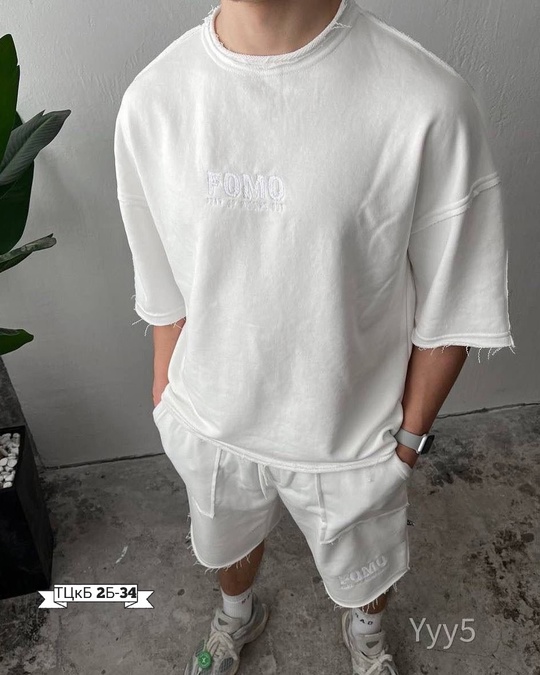 Трендовые женские костюмы