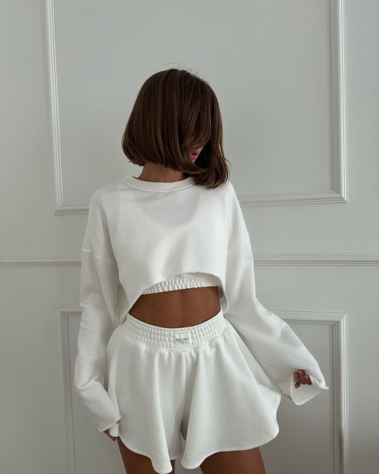 Топовые женские костюмы тройки