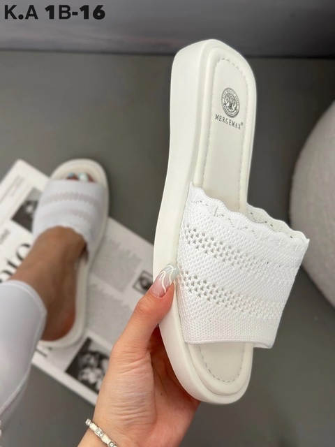 Женские тапочки