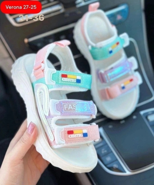 Детские босоножки