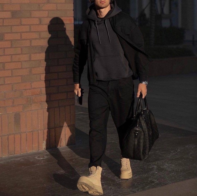 Мужские костюмы