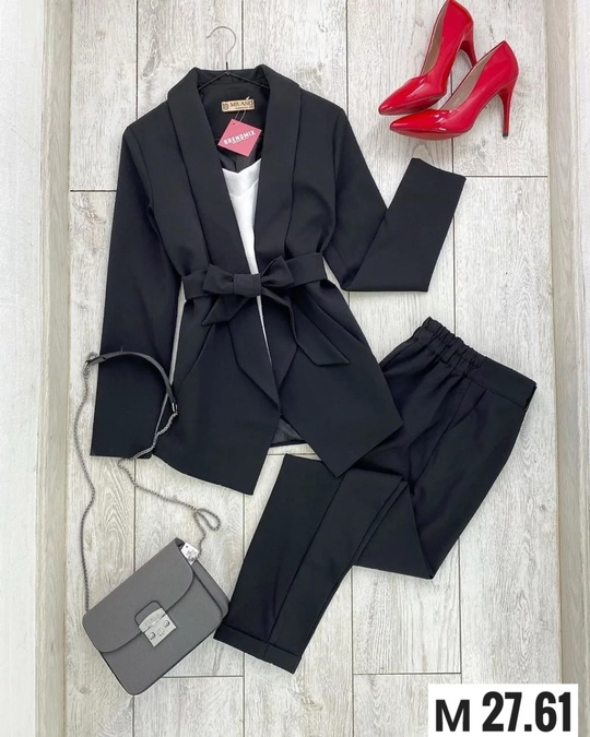 Женские костюмы