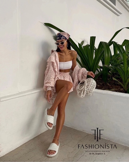Летние сногсшибательные женские костюмы