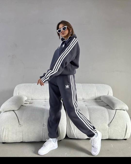 Женские костюмы