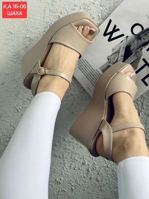 Женские босоножки