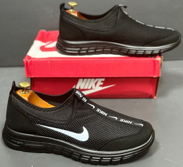 Мужские кроссовки