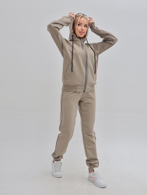 Спортивные женские костюмы