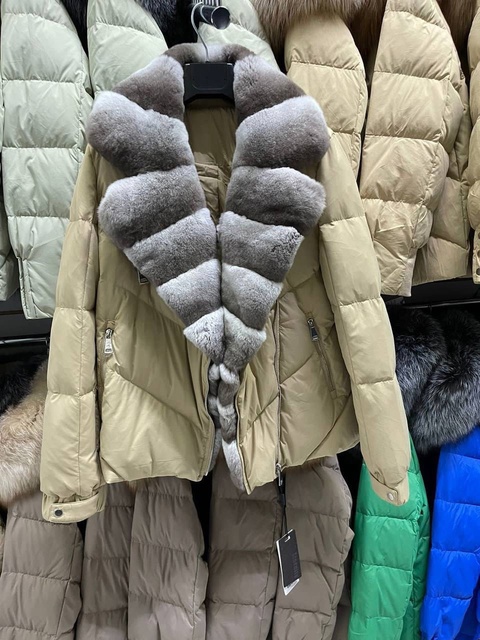 Женские пуховики с мехом