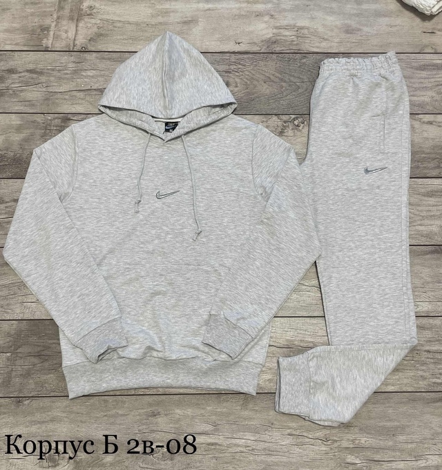 Мужские костюмы