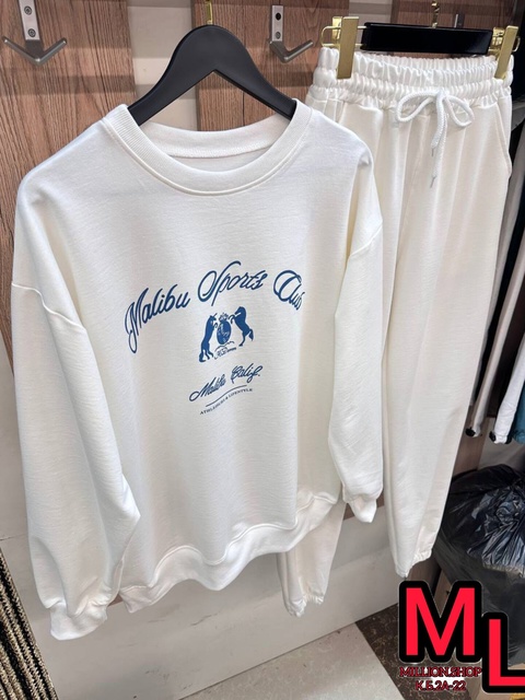 Женские костюмы