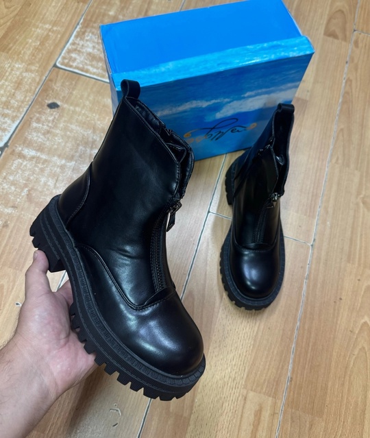 Женские ботинки