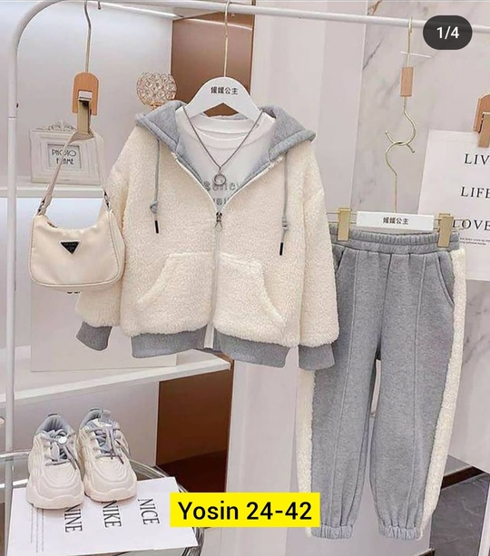 Женские костюмы