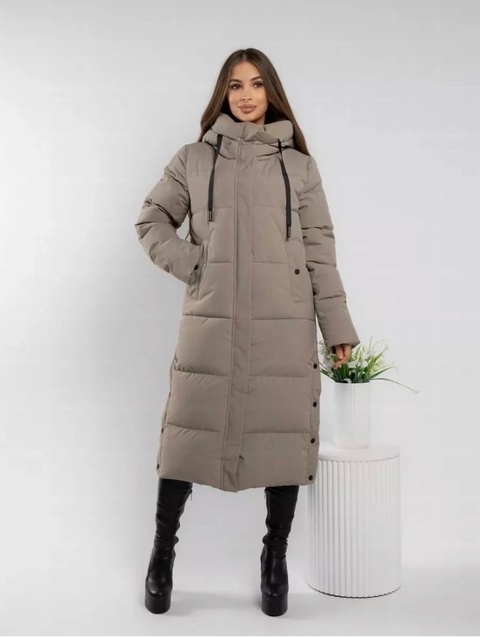 Фабричные зимние женские пальто