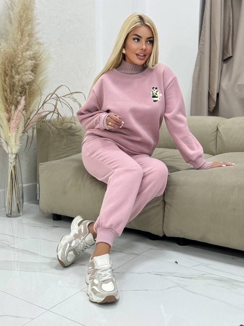 Женские костюмы