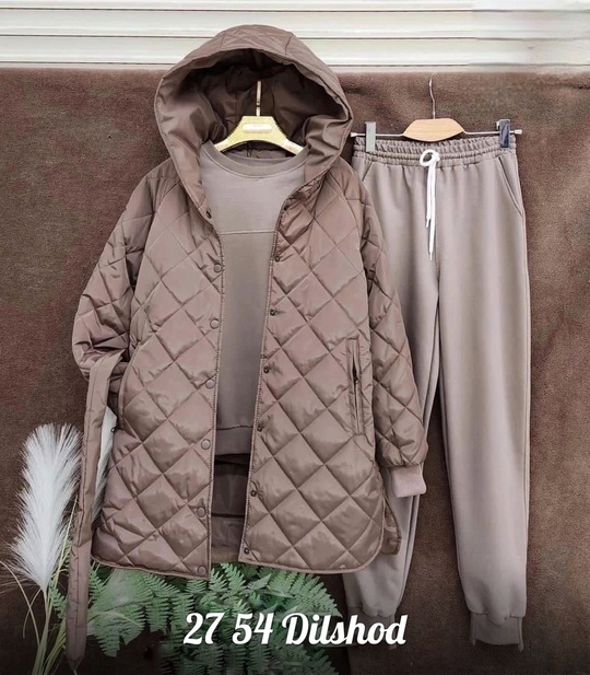 Женские костюмы