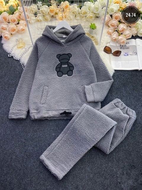 Женские костюмы