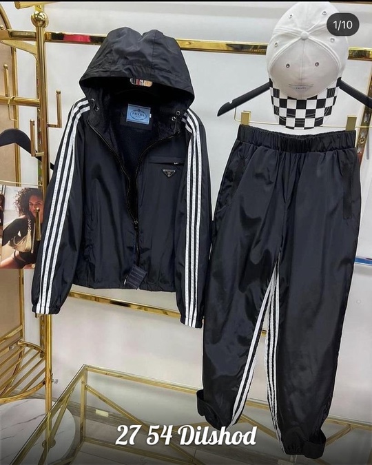 Женские костюмы