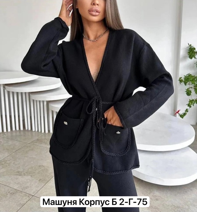 Модные женские костюмы