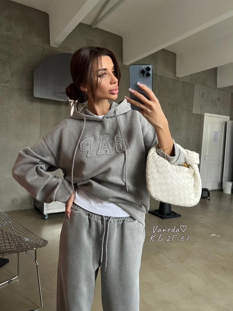 Женские костюмы g@p