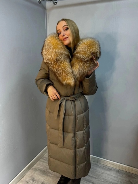Классические женские пуховики с натуральным мехом