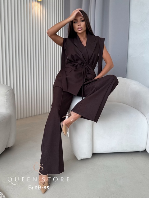 Элегантные стильные женские костюмы