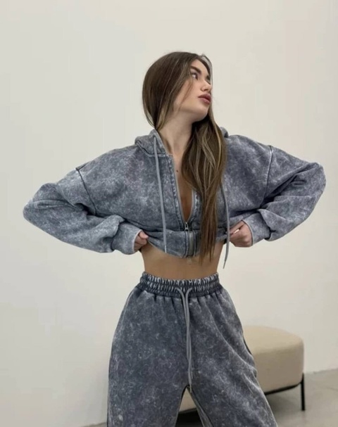 Женские костюмы