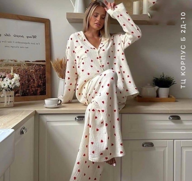 Женские костюмы