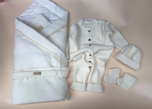 Весенние осенние вязаные детские комплекты на выписку